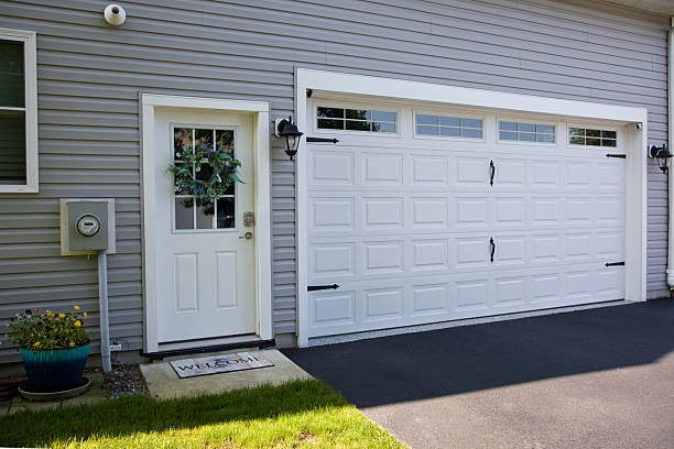 24/7 Emergency Garage Door Panel Replacement experts in Williamson County County, TN